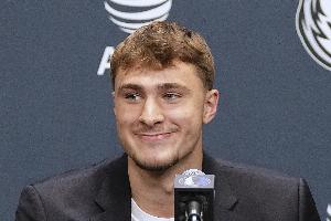 云开体育官网-给足开火权！弗拉格夏联首秀首节9分钟出手9次 命中3球&amp;6分1板1断