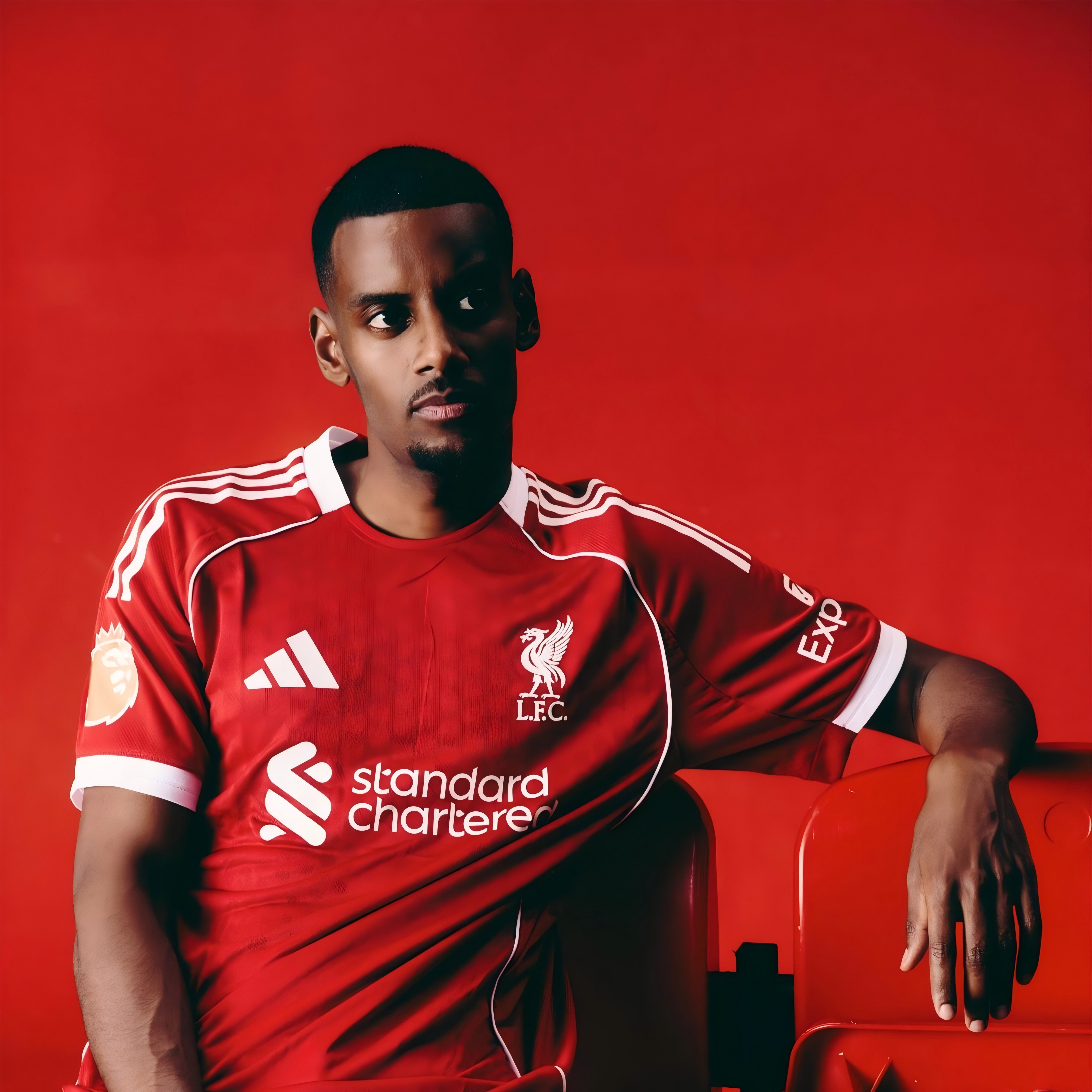 云开体育官网入口-斯洛特：瑞典主帅对伊萨克的保护值得赞赏 会慢慢帮他找回状态