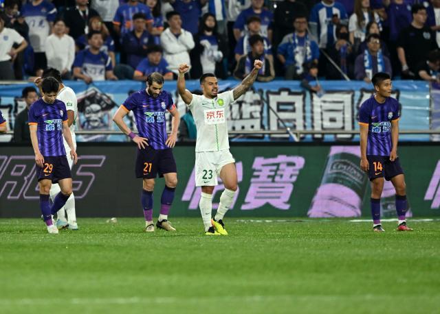 云开体育官网入口-郁闷津门虎三连败“蒙头向前” 52次传中无果的哀叹