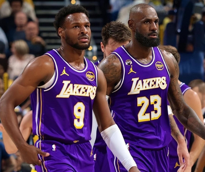 云开体育官网-东契奇爆发詹姆斯转型，湖人状态持续升温|勒布朗·詹姆斯|布朗尼·詹姆斯|体育赛事讨论|卢卡-东契奇|勒布朗-詹姆斯_新浪体育_新浪新闻